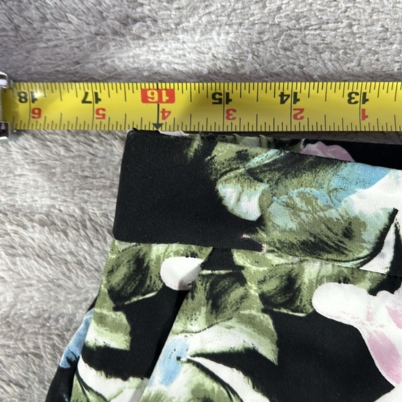 Vince Camuto, wide leg floral print pants, size 12 - Picture 6 of 8